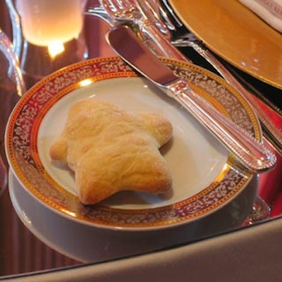 Corbin Tomaszeski, executive chef of Holt’s Café, served star-shaped dinner buns.