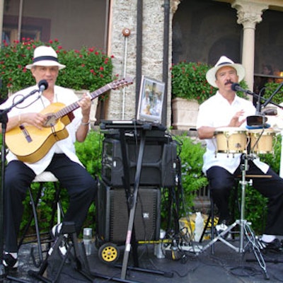 The music duo SonCubano added to the Latin vibe.