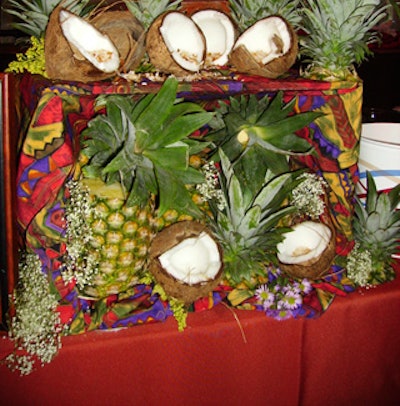 The American Culinary Federation paid tribute toFlorida’s tropical roots with this tabletop arrangement.