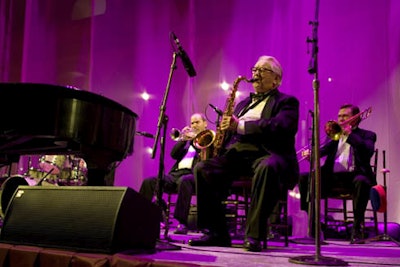 The pop and swing tunes of the Bob Hardwick Sound got the crowd (which included many professional musicians) dancing, even in the aisles between tables, until after midnight.