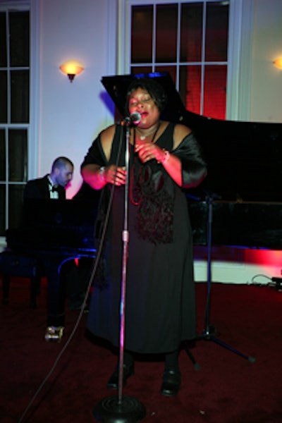 Etta James-style singer Aisha Hosley entertained with jazz songs.