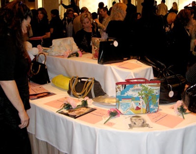 The thick crowd browsed the wares before being seated for lunch.