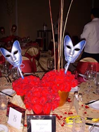 Entertainers dressed as a gondolier and a Venetian courtesan greeted guests as they entered the cocktail reception.