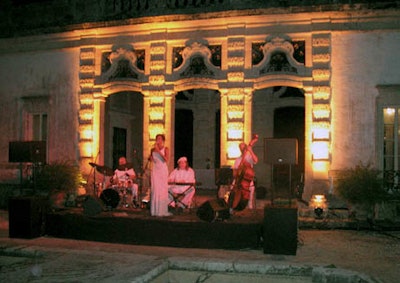 Jazz singer Nicole Henry entertained guests on one of the patios.