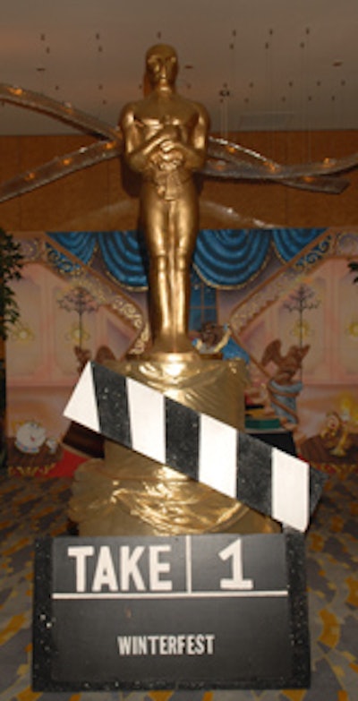 A 10-foot Oscar statuette replica created by Sixth Star Entertainment & Marketing towered over guests as they arrived.