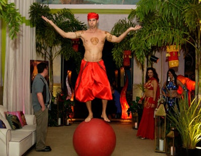 Entertainer and acrobat Christopher Oz performed for guests in the lobby.