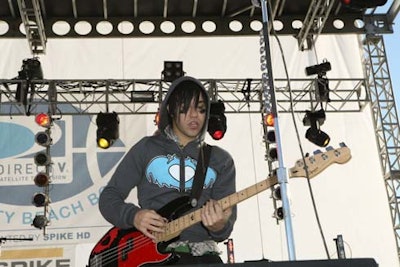 Fall Out Boy performed a 45-minute postgame concert.