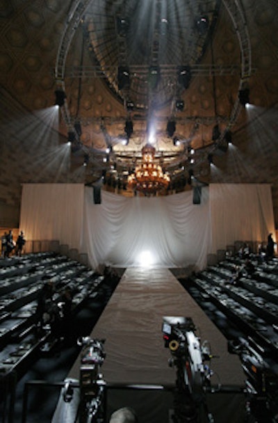Before the show began, the set was covered in a long white sheet.