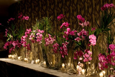 LMD Floral's undulating escort table was the first creation guests saw at the event.