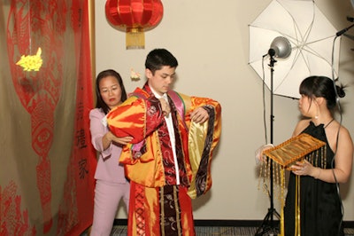 Guests had the opportunity to dress in replica robes from the Ming Dynasty for a keepsake photograph.