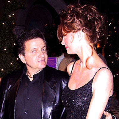 A Joe Pesci impersonator from Chez-zam posed with the wax Susan Sarandon.