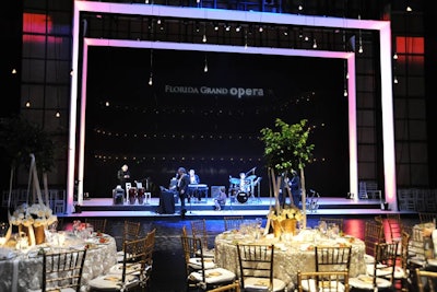 A band played Latin music in front of the 400 guests during dinner.