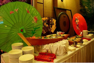 Jungle Island provided a sushi display during cocktail hour, complete with paper umbrellas and a gong.