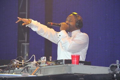 Jermaine Dupri played a DJ set on the custom-built stage at the Orange Drive Miami Beach Music Festival on New Year's Eve.