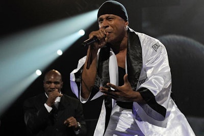 Boxers Sugar Ray Leonard, Evander Holyfield, and Tommy “Hitman” Hearns joined LL Cool J on stage for “Mama Said Knock You Out.”