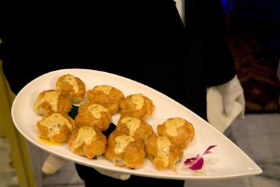 During the cocktail hour, servers circulated with hors d'oeuvres.