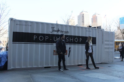 Situated on the West side of Union Square, the first JackThreads pop-up opened on Friday. Exterior signage promoted the flash-sale site's partner Gillette as well as designated Twitter hashtags for the promotion.