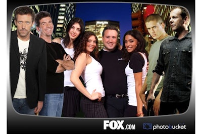 Put yourself with people you would love to be with and do with green-screen photos.