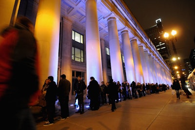 On March 1, simultaneous concerts from Caesars Entertainment drew hundreds to sites in Los Angeles, Chicago, New Orleans, and New York. In Chicago, the event took place inside Union Station, with guests lining the sidewalk outside the landmark train depot.
