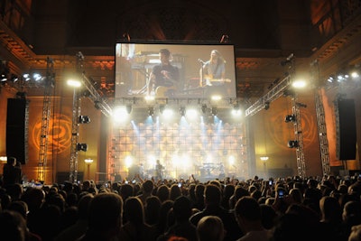 In addition to Sara Bareilles, who sang her 2007 hit 'Love Song,' the Chicago event had Maroon 5 perform live in Union Station.