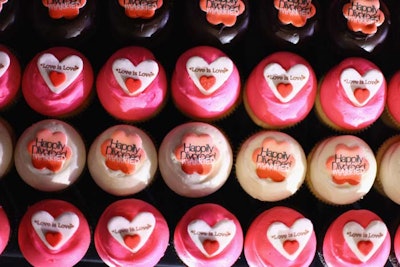 As a tongue-in-cheek tie-in to TV Land series, the cupcake toppings included the show's name, with the word 'divorced' crossed out and replaced by 'married.'