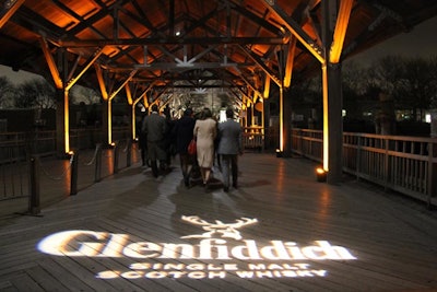 Glenfiddich also put its logo on the boat piers, with signage at the departure area in Manhattan and a gobo projection on the dock at Liberty Island.
