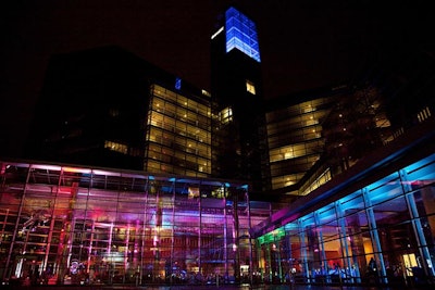 The event marked the first time a truss was used to light the glass-filled lobby. To install the lights, Digital Lightning specialists consulted with the building's structural engineers.