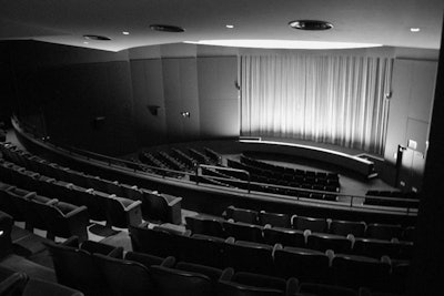 The Paris Theatre, Auditorium with mezzanine, 581 seats