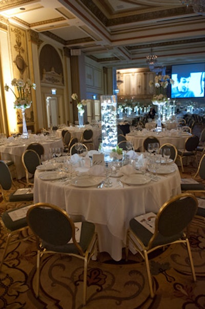 Kehoe Designs created white, floating centerpieces.