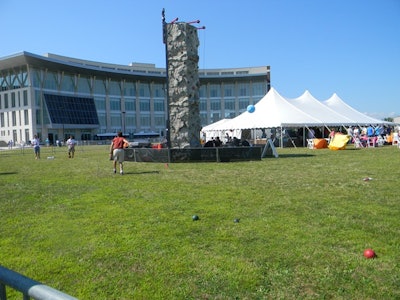 Circle Lawn (3): 96,00 Sq. Feet of Space Overlooking the Water
