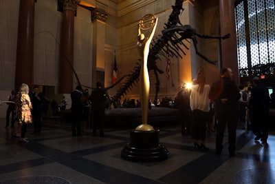 Decorations inside the museum's Theodore Roosevelt Rotunda, which served as the main cocktail space, were kept to a minimum, with another Clio statue standing in the center of the space.