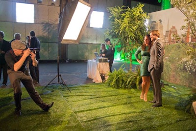 For photos, a corner of the reception area was set up as a photo booth with an image of High Line Park as the backdrop. A large studio lamp took the place of the sun, adding more natural light to the subjects.