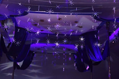 A Vista Events suspended silver stars above the dance floor.