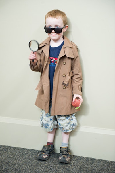 To match Mott's recent print advertisements, the event invited the younger guests to dress up as detectives and post for pics.