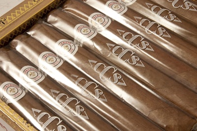 Montecristo White (Monogram)