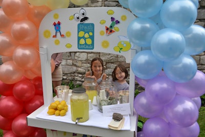McCartney enlisted some of her friends' children (all age 6 and up and dressed in outfits from the designer's kids' line) to man a lemonade stand. Donations were encouraged and proceeds benefited the restoration and maintenance of the venue's historic walls.