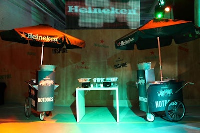 For Heineken's Inspire Tour in 2010, the food was adapted to the New York market with items like Reuben sandwiches, Chinese dumplings, hot dogs, and falafels served from street carts.