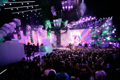 Inspired by an explosion, illuminated acrylic structures expanded out from the centre of the main stage at the MMVAs.