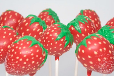 Ogilvy & Mather commissioned strawberry-shaped pops to serve at a pitch meeting for its client, sweetener Truvia. Morris used Truvia in her cake mix, and also dusted the pops with the product.