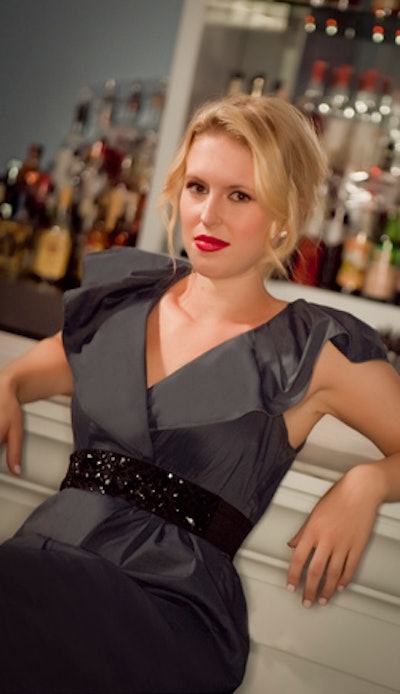 Femme du Coupe: Revae Schneider