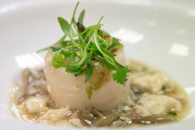 Tetsuya Wakuda of Tetsuya's in Sydney prepared Tian of Queensland steamed spanner crab with bean curd aonori (a kind of seaweed) and junsai (a Japanese aquatic plant).