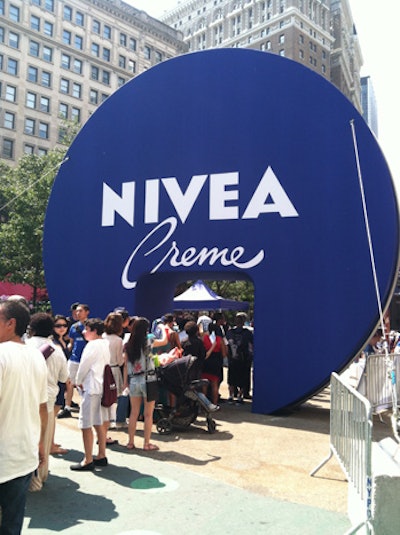 Nivea's 'National P.D.A. Day' Promotion