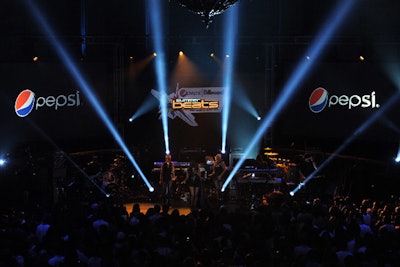 Audiovisual production and staging by E.S.P. New York showcased the brand and the Summer Beats concert series logos as a stage backdrop along with lighting by Bentley Meeker.