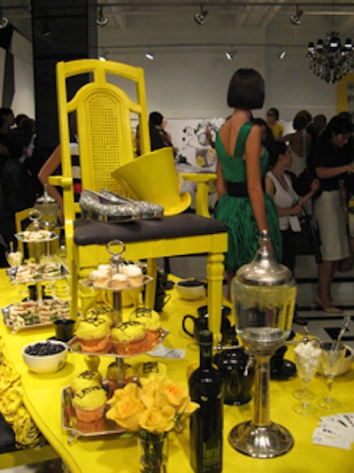 In October 2007, fashion line Alice & Olivia hosted a 'Mad Tea Party' at its Bryant Park boutique to debut the Spring 2008 line. A bright yellow table held refreshments and served as a decorative centerpiece to the room. Tea sandwiches and cocktails were served in teacups.