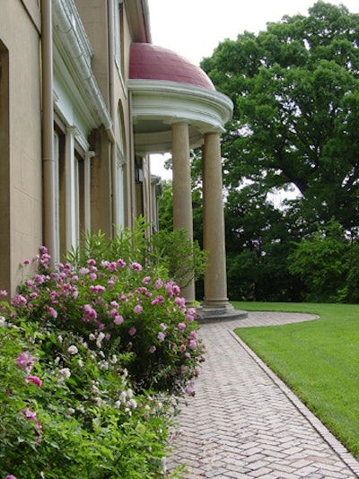Temple portico: Find heirloom roses and a history of hospitality.