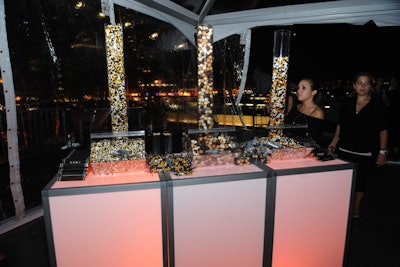 Dylan's Candy Bar also provided sweet treats with an array of candy that guests could scoop into a bag. Coffee Bean offered iced tea and coffee.