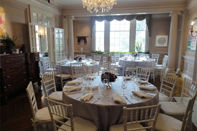Light and bright dining room
