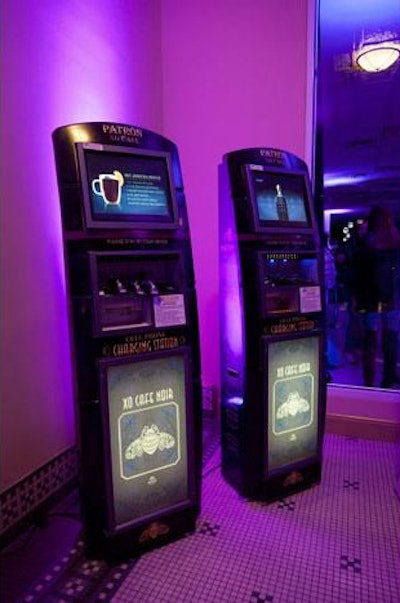 In November 2011, Patrón hosted an event in Orlando to promote its XO Café Noir to musicians and industry executives in town for the Orlando Calling music festival. Inside the party, the spirits company offered GoCharge phone charging stations from Hercules Networks, where guests could leave their phones with a staff member to charge.