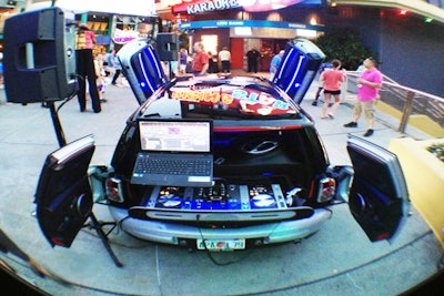 MINI Cooper Xtreme Clubman, outdoor entertainment district event