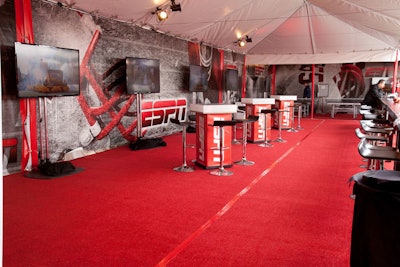 Main sponsor Vizio provided 20 televisions to display pre-game activities, ESPN football games, and an advertising loop. The lounge, designed with the TVs in mind, had walls covered in custom branded graphics of football action scenes as well as the ESPN logo.